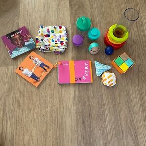 Lovevery “The Explorer” Play Kit - 9-10 months